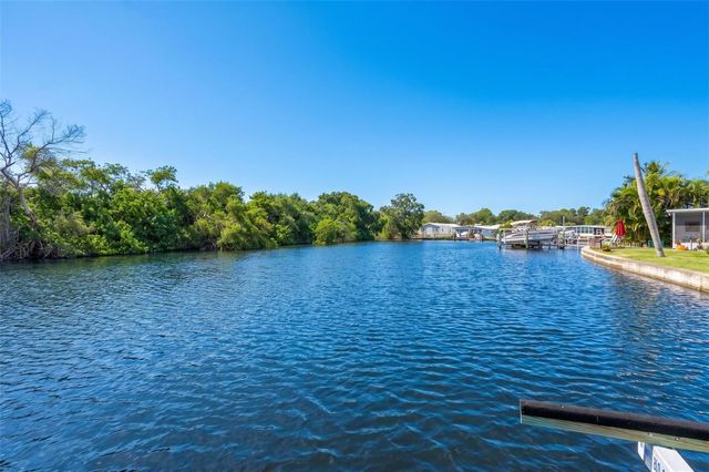 6825 MOUNT ORANGE DRIVE NE 390, St Petersburg, FL 33702