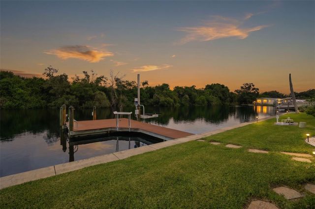 6825 MOUNT ORANGE DRIVE NE 390, St Petersburg, FL 33702