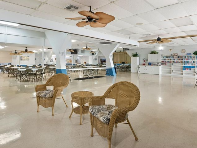 6825 MOUNT ORANGE DRIVE NE 390, St Petersburg, FL 33702