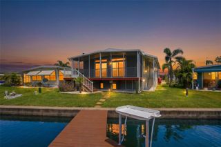 6825 MOUNT ORANGE DRIVE NE 390, St Petersburg, FL 33702