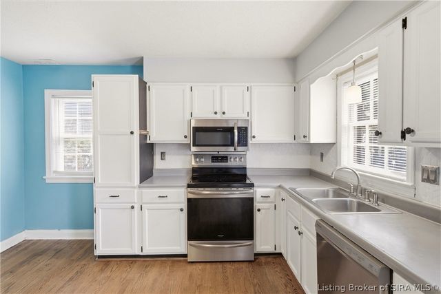 1121 Centralia Court, Clarksville, IN 47129