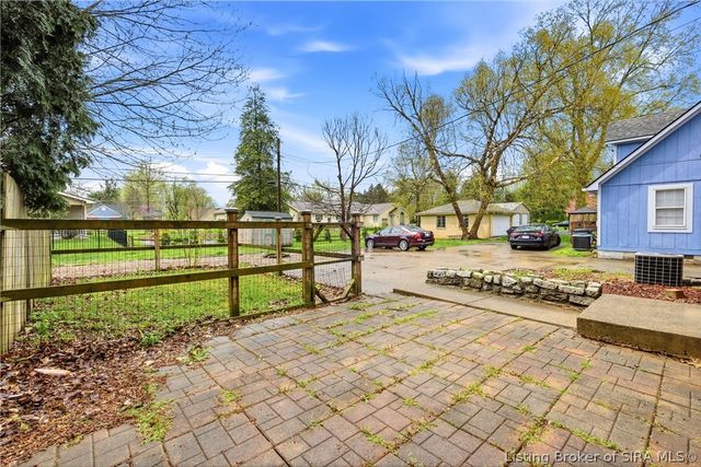 1121 Centralia Court, Clarksville, IN 47129