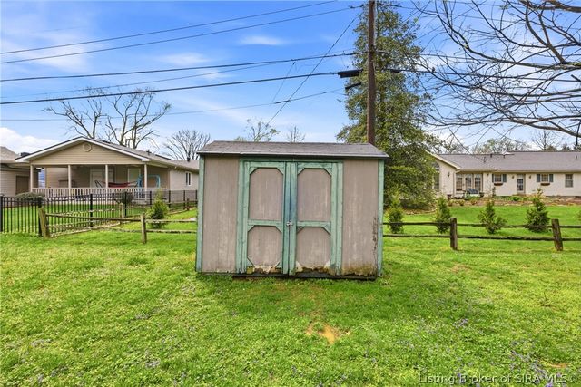 1121 Centralia Court, Clarksville, IN 47129