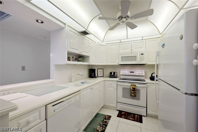 320 Seaview CT 307, Marco Island, FL 34145