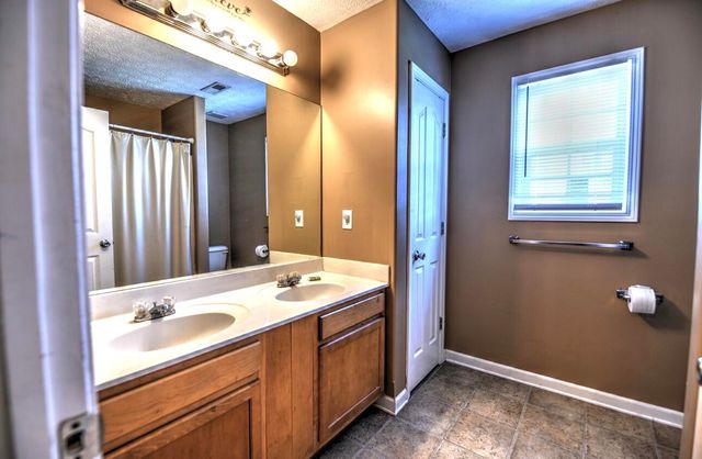 175 Santa Barbara Boulevard, Georgetown, KY 40324