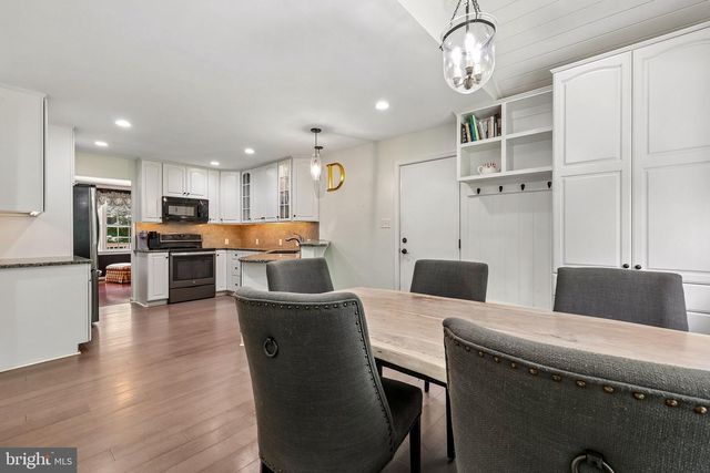 11399 BANTRY TER, Fairfax, VA 22030