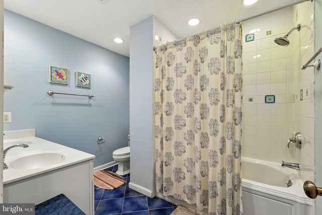 11399 BANTRY TER, Fairfax, VA 22030