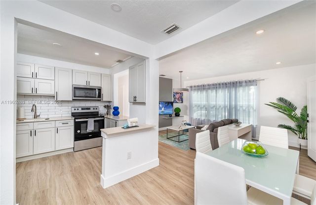 3321 NW 19th Ter A, Miami, FL 33125