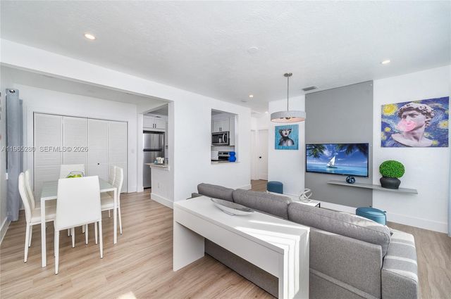 3321 NW 19th Ter A, Miami, FL 33125