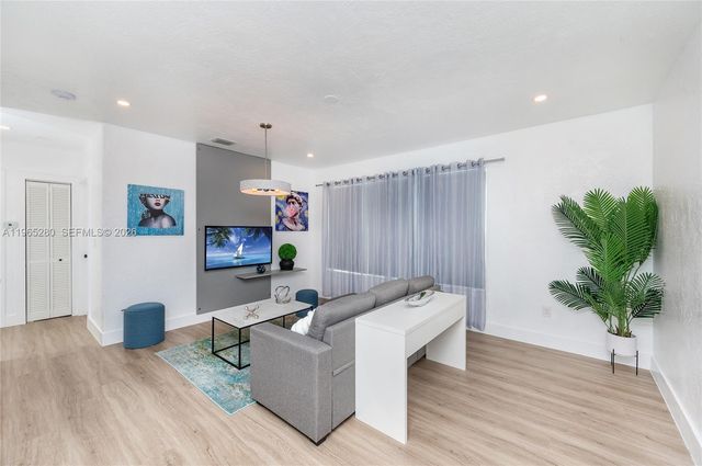 3321 NW 19th Ter A, Miami, FL 33125