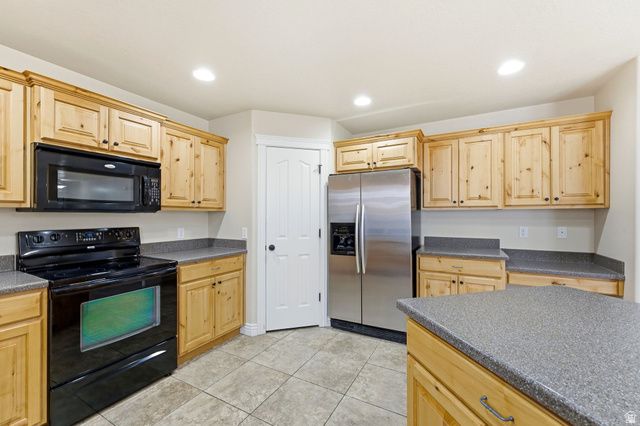 2303 GARDEN LN, Layton, UT 84041