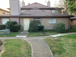 8050 Sands Point Drive A, Houston, TX 77036
