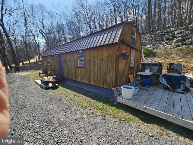 117 ROBERTS RD, Great Cacapon, WV 25422
