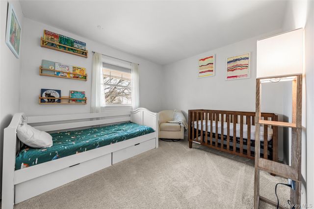 18 Lynx Lane, East Setauket, NY 11733