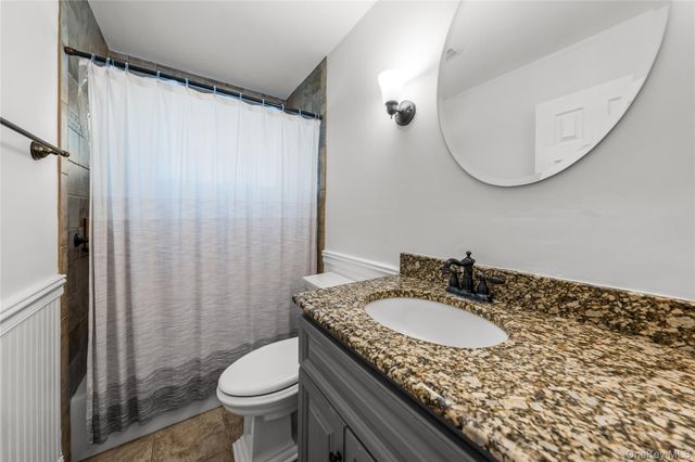 18 Lynx Lane, East Setauket, NY 11733