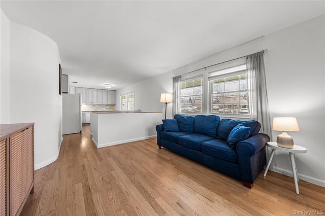 18 Lynx Lane, East Setauket, NY 11733