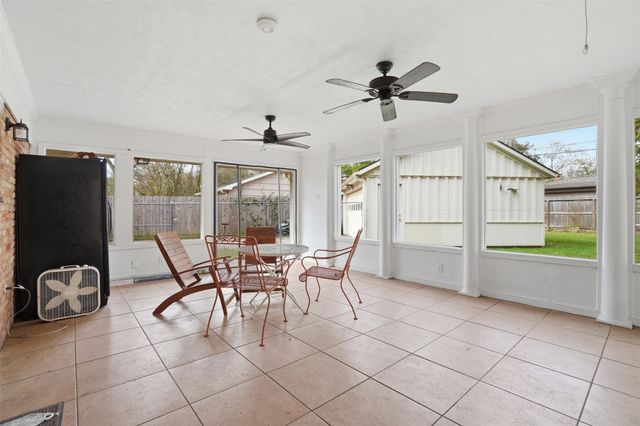 2037 Willow Wisp Drive, Seabrook, TX 77586