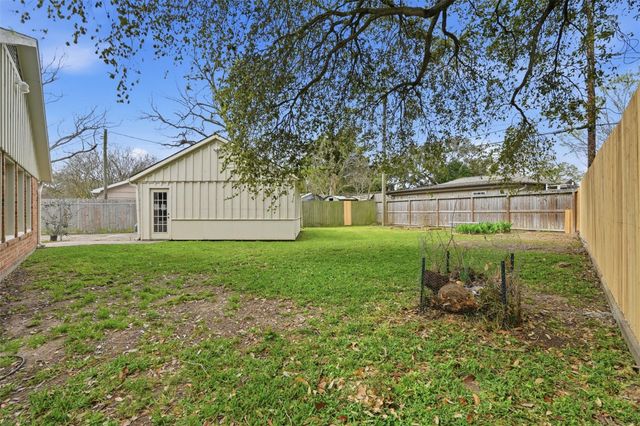 2037 Willow Wisp Drive, Seabrook, TX 77586