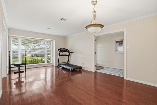 2037 Willow Wisp Drive, Seabrook, TX 77586