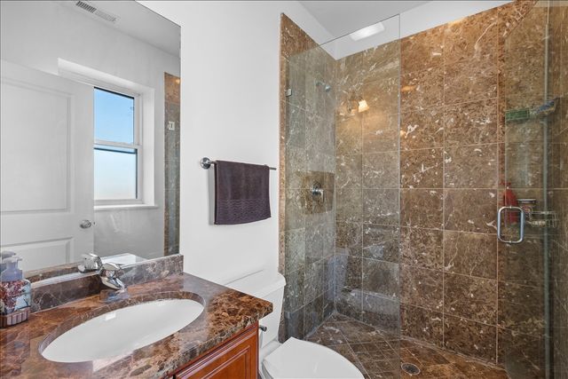 3741 N MILWAUKEE Avenue 208, Chicago, IL 60641