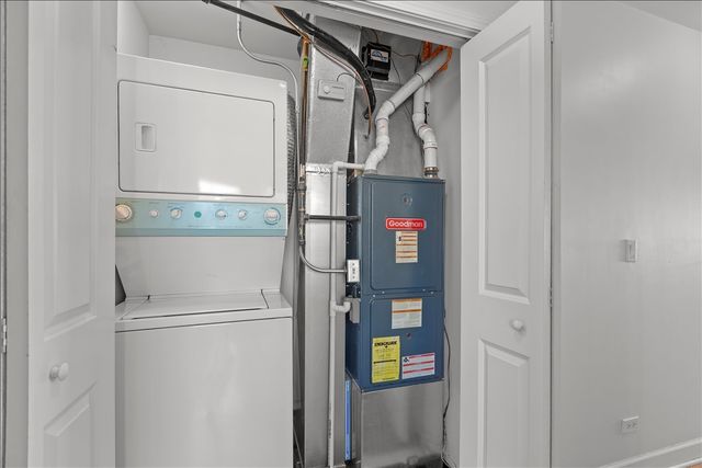 3741 N MILWAUKEE Avenue 208, Chicago, IL 60641