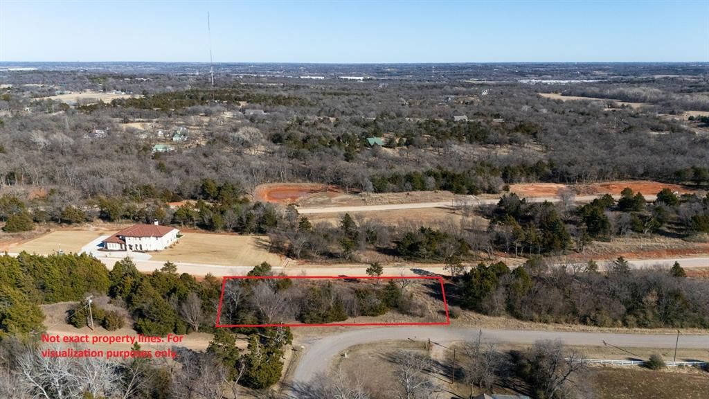 Image 3 of property listing at 8217 Wilshire Park West Drive, Oklahoma City, OK 73116