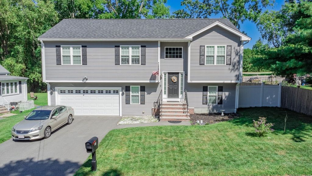 21 Bradford St, New Bedford, MA 02745