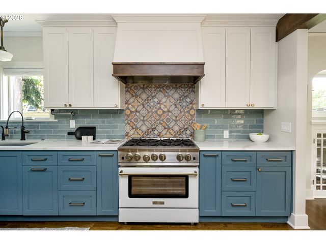 3744 Ne 24TH Ave, Portland, OR 97212
