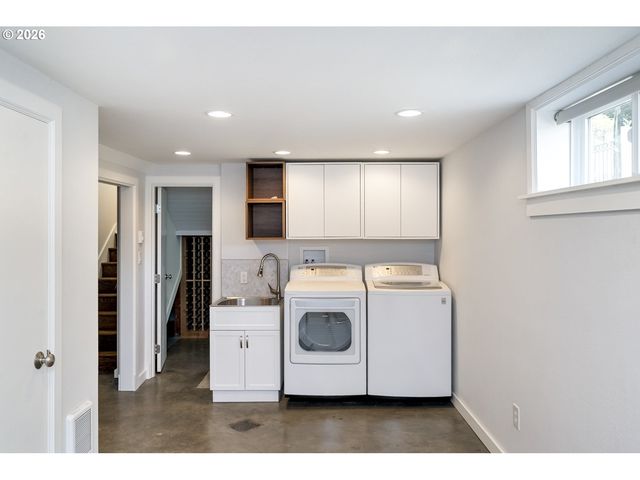 3744 Ne 24TH Ave, Portland, OR 97212