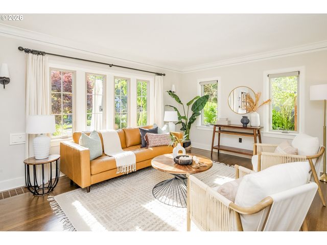 3744 Ne 24TH Ave, Portland, OR 97212