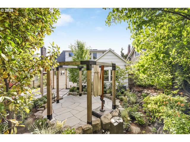 3744 Ne 24TH Ave, Portland, OR 97212
