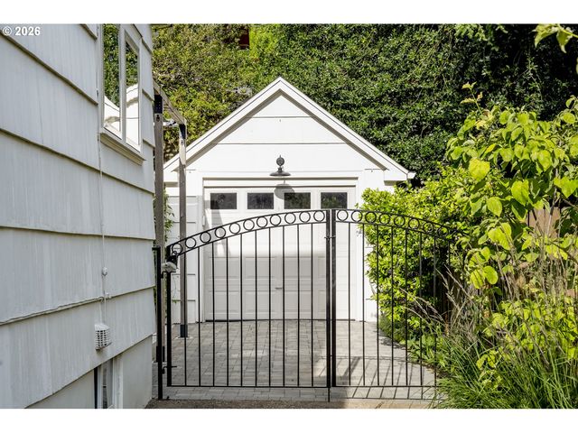 3744 Ne 24TH Ave, Portland, OR 97212