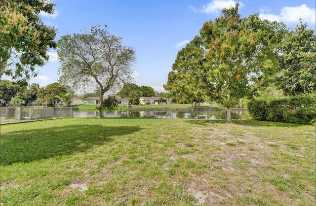 5023 SW 93rd Ave, Cooper City, FL 33328