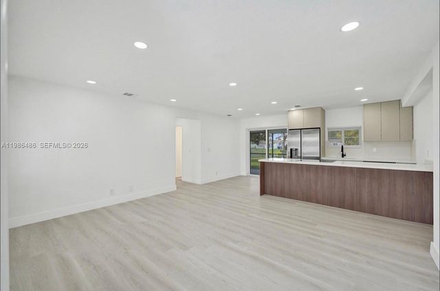 5023 SW 93rd Ave, Cooper City, FL 33328