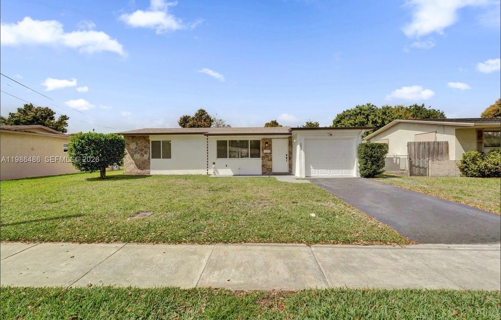 5023 SW 93rd Ave, Cooper City, FL 33328