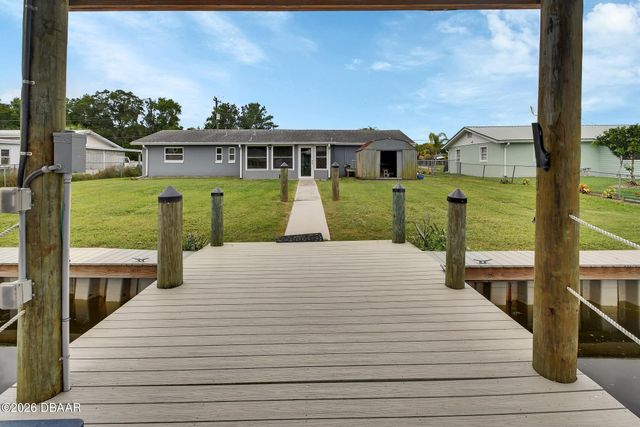 1610 Juno Trail, Astor, FL 32102