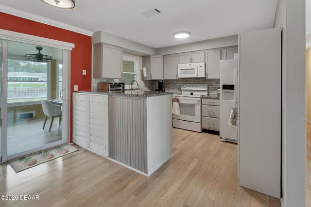 1610 Juno Trail, Astor, FL 32102