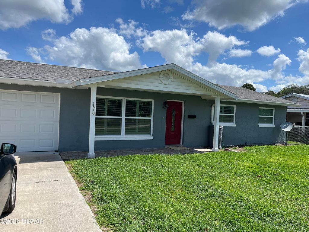 1610 Juno Trail, Astor, FL 32102