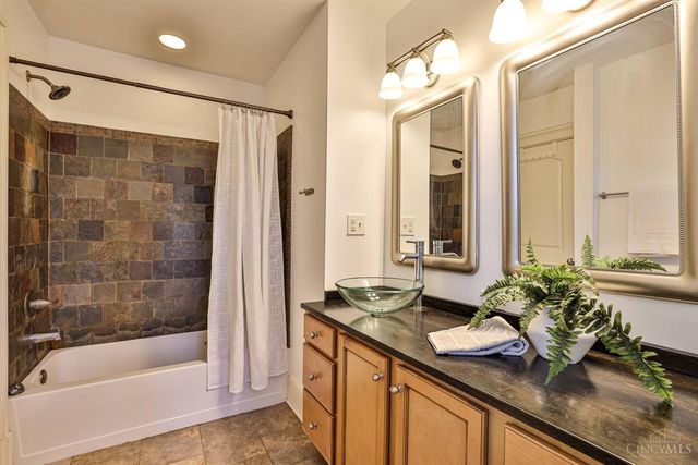 4216 Williamson Place, Cincinnati, OH 45223