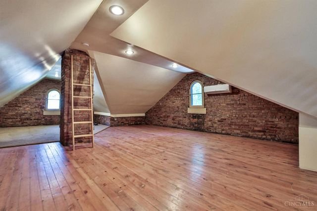 4216 Williamson Place, Cincinnati, OH 45223