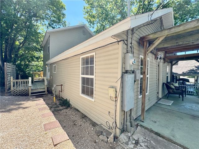 120 N Washington Avenue, Fayetteville, AR 72701