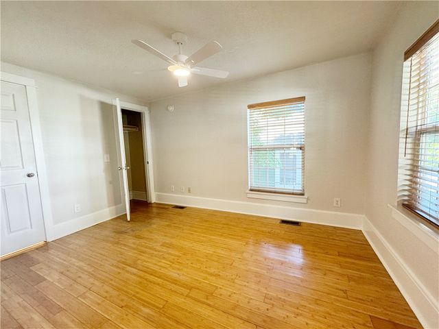 120 N Washington Avenue, Fayetteville, AR 72701