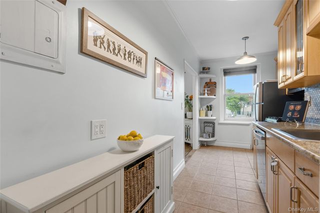 2 Lockwood Avenue 2F, Bronxville, NY 10708