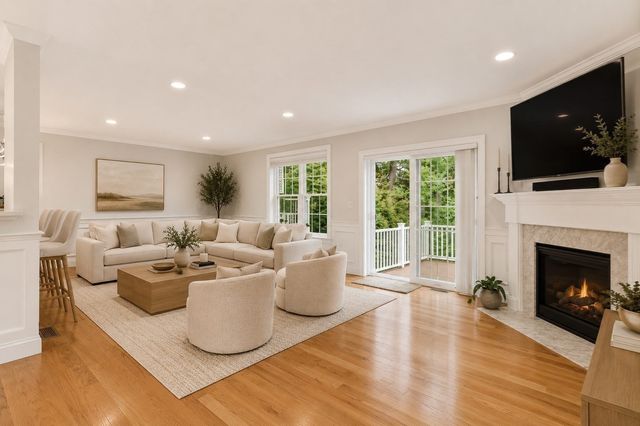 37 Jefferson Dr 1, Lexington, MA 02420