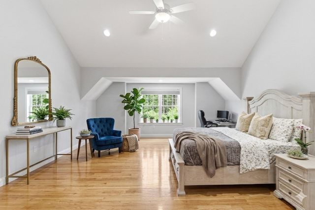 37 Jefferson Dr 1, Lexington, MA 02420