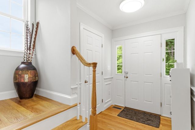37 Jefferson Dr 1, Lexington, MA 02420