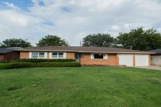 1209 Dallas Street, Plainview, TX 79072