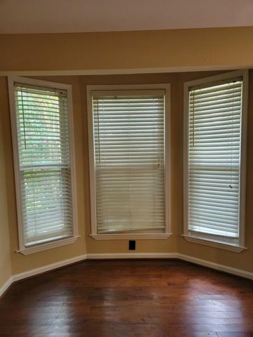905 Patio Dr, Nashville, TN 37214