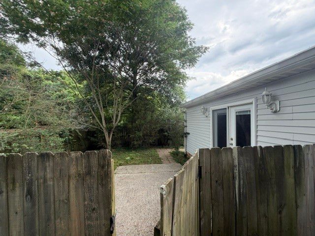905 Patio Dr, Nashville, TN 37214