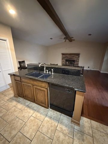 905 Patio Dr, Nashville, TN 37214